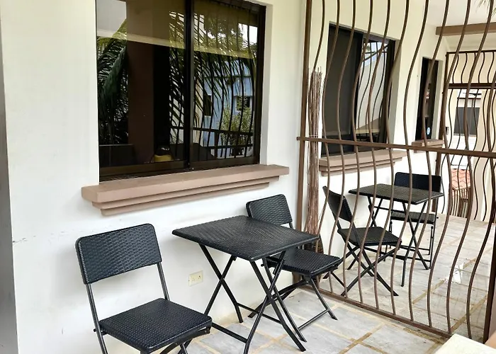 Сasa de vacaciones Sandy Shore Two Bedroom Across *