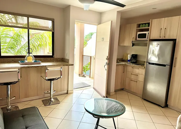 Сasa de vacaciones Sandy Shore Two Bedroom Across *